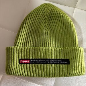 Supreme property label beanie